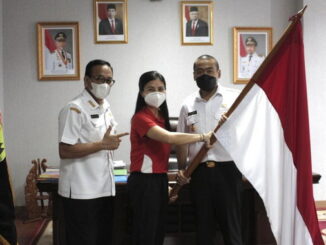 Atlet asal Payakumbuh dilepas oleh Wagub Sumbar, Audy Joinaldy.