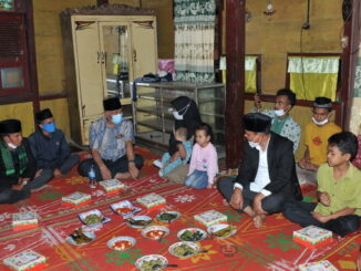 Gubernur Mahyeldi saat singgah Sahur di Nagari Talang.