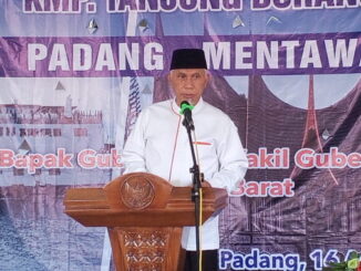 Gubernur Mahyeldi saat memberi sambutan.