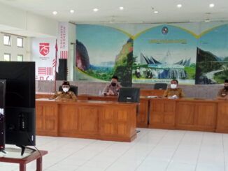 Bupati dan Forkopimda Kab. Limapuluh Kota saat mengikuti rakor secra virtual.