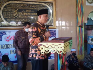 Gubernur Mahyeldi saat memberi sambutan di Masjid Nurul Iman