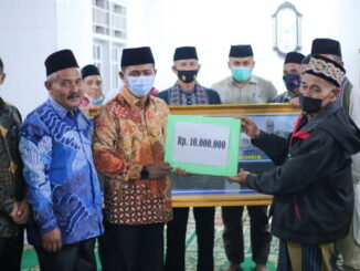 Penyerahan bantuan buat Mushalla Nurul Hida Jorong Pintu Rimbo Nagari Lolo Kec.Pantai Cermin.