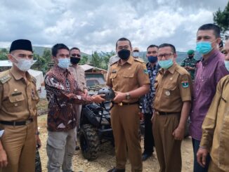 Wagub Audy Joinaldy saat mengunjungi Kawasan Ekowisata Bukit Tabuah Nagari Air Dingin.