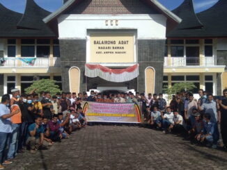 Foto bersama usai pengukuhan dubalang Nagari Bawan.