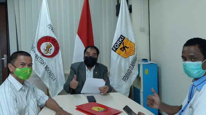 Leonardy Harmainy di Sekretariat PB Lemkari.