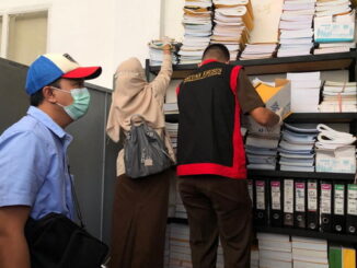 Penggeledahan kantor PUTR Solok Selatan.