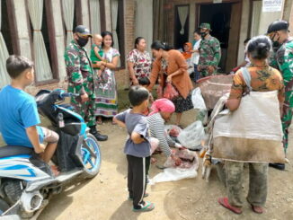 Dimana saja ada kesempatan, dimanfaatkan satgas TMMD di Talang Maur untuk mensosialisasikan Prokes dan Vaksinasi covid 19.