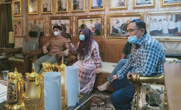 Kharul Umaya saat mengikuti rapat terbatas.
