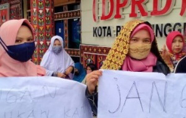 Pedagang di seputar BTC Bikittinggi mengadukan nasibnya ke DPRD setempat.