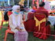 Salah seorang lansia yang ikut vaksinasi.