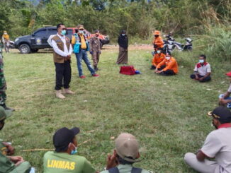 Satgas TMMD ke 111 di Talang Maur berikan penyuluhan dan praktek penanggulangan bencana.