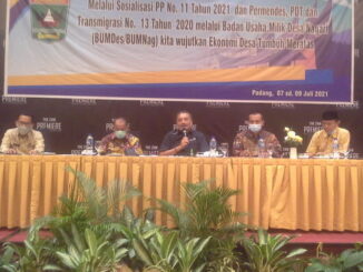 Zarfi Deson Saat menghadiri sosialisasi.