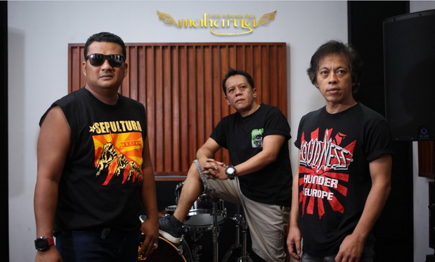 Angga Maharya, Herman Husin, Iram U'Camp, para personal grup musik Maharya.