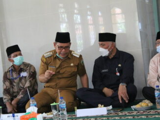 Bupati Epyardi Asda bersama Gubernur Mahyeldi.