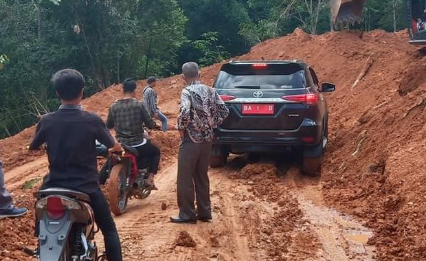 Pembangunan jalan Matuse.