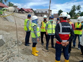Peninjauan proyek pembangunan pengendalian banjir Batang Suliti Muara Labuh, Solok Selatan.