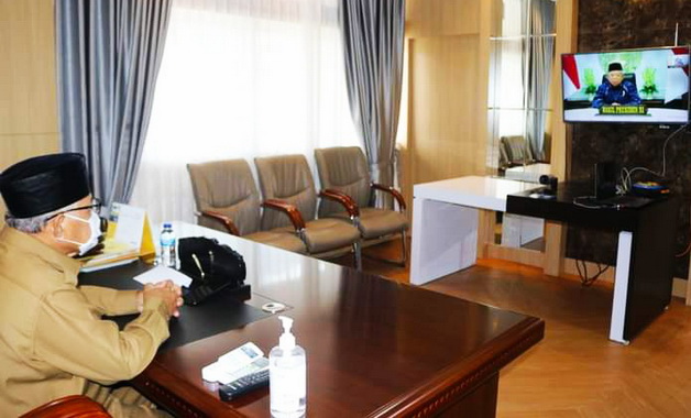 Wakil Walikota Sawahlunto, H. Zohirin Sayuti, SE secara virtual melalui zoom meeting online.
