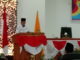Bupati Eka Putra sedang menyampaikan jawaban pandangan umum fraksi-fraksi.