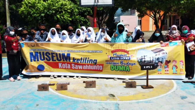 Foto Bersama Siswa Peserta (Museum Keliling SawahLunto)