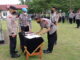 Kapolres Sijunjung, AKBP. Muhammad Ikhwan Lazuardi, SH, S. Ik, M.Hum menyaksikan penandatanganan pakta integritas Wakapolres, Kompol. Syahrul Chan, SH.