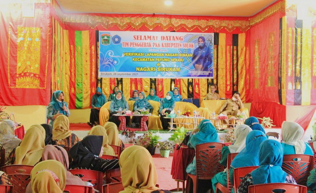 Pembinaan di TP PKK Nagari Sirukamm.