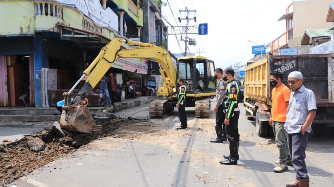 Pengerjaan Jalan Pedestrian di Payakumbuh