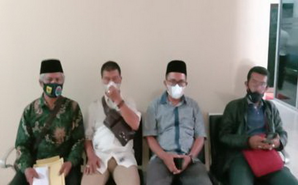 Ketua BPRN Guguk Malalo beserta anggota saat mengangtarkan surat Ke kantor Bupati di Pagaruyung.