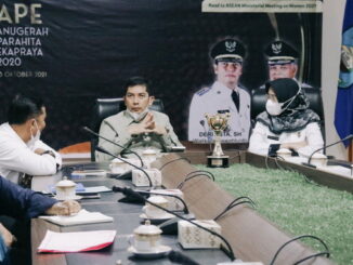 Kepala Dinsos PPM-PPA, Walikota dan Sekretaris Daerah Kota Sawahlunto.