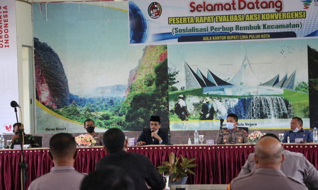 Rapat koordinasi kegiatan Sumbar Sadar Vaksin di Aula Kantor Bupati, Sarilamak.
