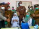 Sekdakab Padang Pariaman Rudi Repenaldi Rilis, SSTP, MM bersama Wakapolres Kompol Alfias Marzuki, SE, MH di salah satu gerai vaksin yang dikunjungi.