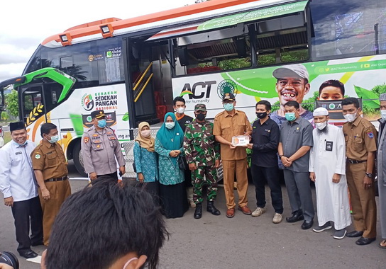 Wako Riza Falepi saat launching ACT Humanity Bus.
