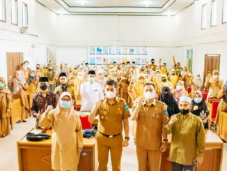 Walikota Sawahlunto bersama Kadis Pendidikan dan Sekretaris Pendidikan Kota Sawahlunto.