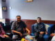 Zarfi Desonbersama tokoh masyaraka Pessel lainnya.