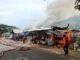 Kedai kayu di samping Istano Basa Pagaruyung, di Kecamatan Tanjung Emas, Tanah Datar terbakar.