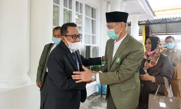 Eka Putra bersama tim penguji.