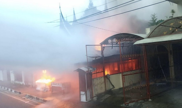 Kebakaran Kapalokoto Dibalai.