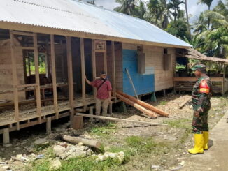 Monitoring bantuan perehaban rumah di Desa Malancan.