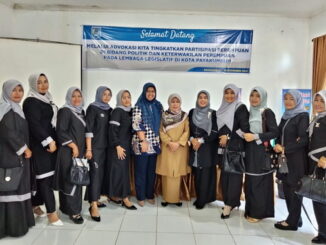 Peserta advokasi peningkatan peran perempuan di bidang politik.