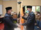 Wabup Richi Aparian menyerahkan bendera MTQ Kab. Tanah Datar.