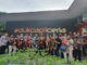 Kedua rombongan tamu dari Kabupaten Sarolangun Provinsi Jambi dan Kota Blitar Provinsi Jawa Timur berfoto bersama di Dukcapil Ceria Padang Pariaman.