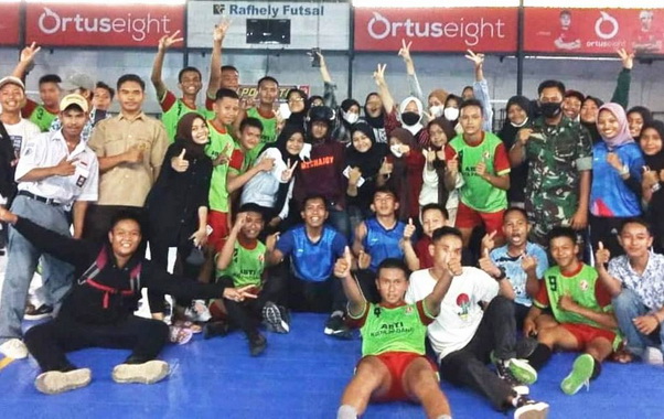 Eforia kemenangan Padang Timur mengalahkan Padang Utara.