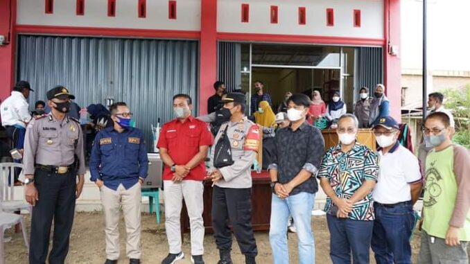 Foto bersama usai peresmian rumah tahfidz.
