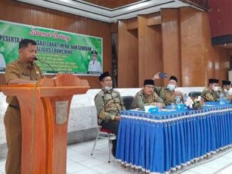 Kabag Kesra Setdakab Padang Pariaman Drs. Azwarman, MM menyampaikan pengarahan.