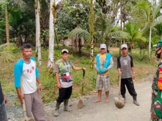 Komsos dan monitoring pekerjaan infrastruktur jalan yang dikerjakan oleh PT. Ariyona,