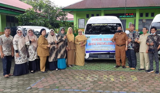 Kunjungan ke sekolah adiwiyata Nasional SDN 11 Payakumbuh.