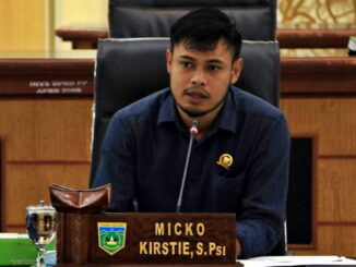 Micko Kirstie, Anggota DPRD Kota Padang Panjang.