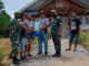 Penyerahan bingkisan Nataru di Sikakap Mentawai.