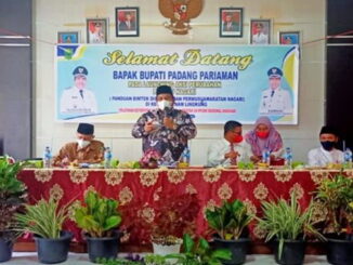 Bupati Padang Pariaman Suhatri Bur sedang menyampaikan pengarahannya.