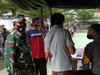 Vaksinasi di Mapolsek Sikakap.