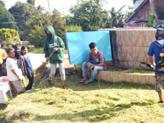 Aksi bersih-bersih di Tugu Sikerei.